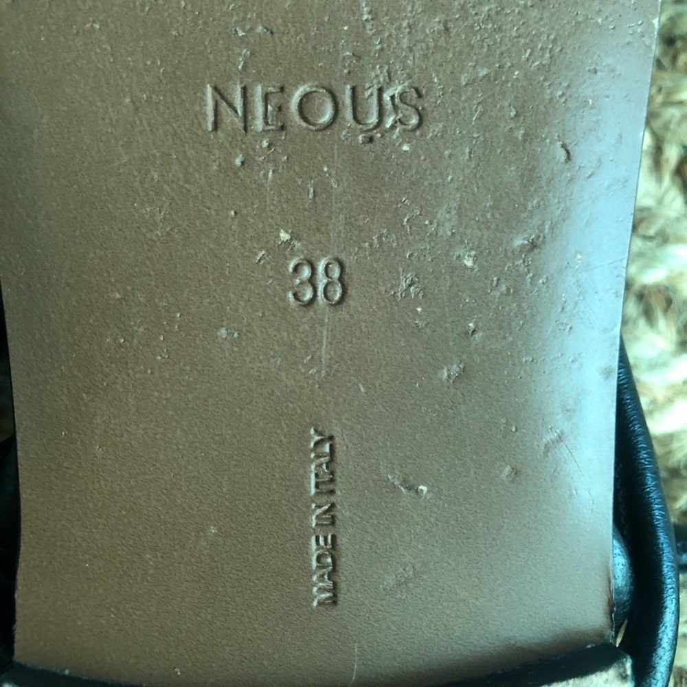 Neous Black Leather Minimalist Sandal. Size 38 - Picture 11 of 12